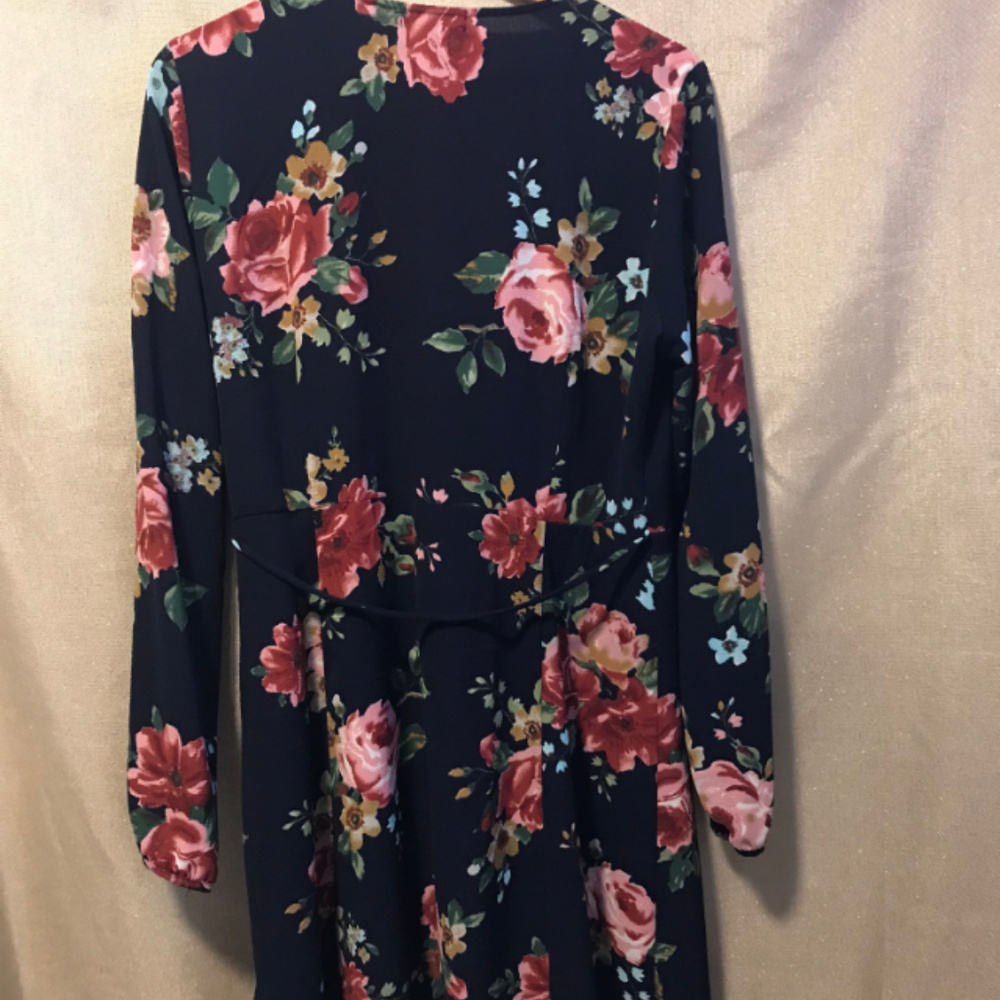 Monteau Floral Wrap Dress with sleeves - Picture 2 of 3
